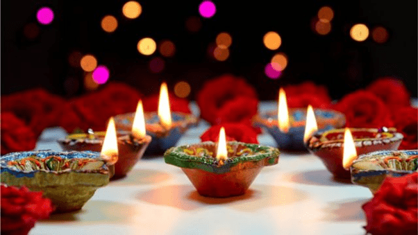 velas alineadas para diwali